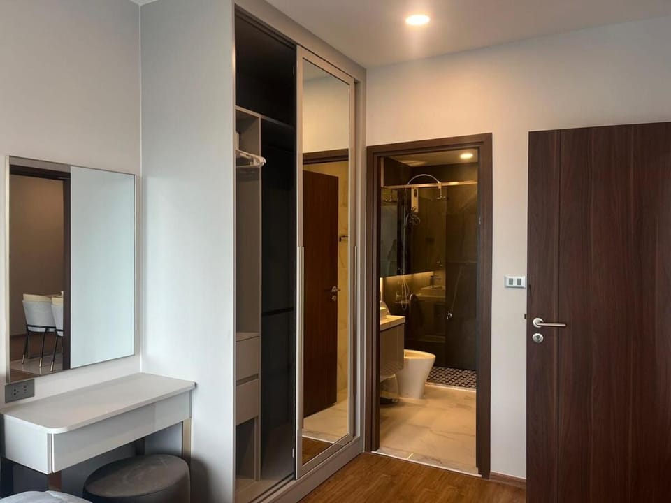 Downtown Pool Apartment 2 Bedrooms 2 Bathrooms Free Outdoor Pool Free Gym Pool View Cooking Available Monthly Rental Available 6F Apartment in Chiang Mai