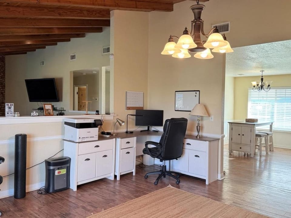 Desert Ranch Retreat House in Lancaster