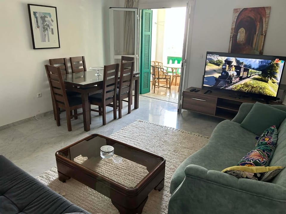 TV and multimedia, Living room, Dining area