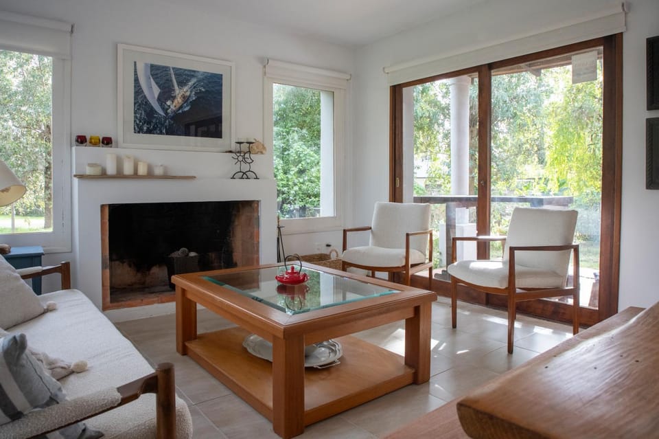 Living room, Seating area, fireplace