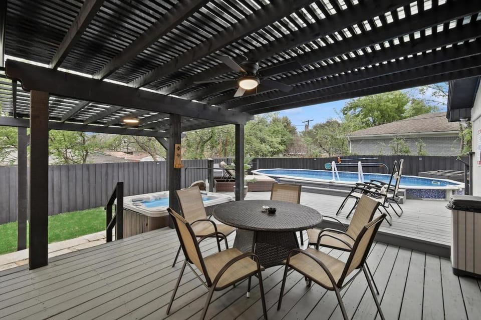 Panoramic 4BR 3B Home with Pool Grill Sauna & Game Room House in Dallas