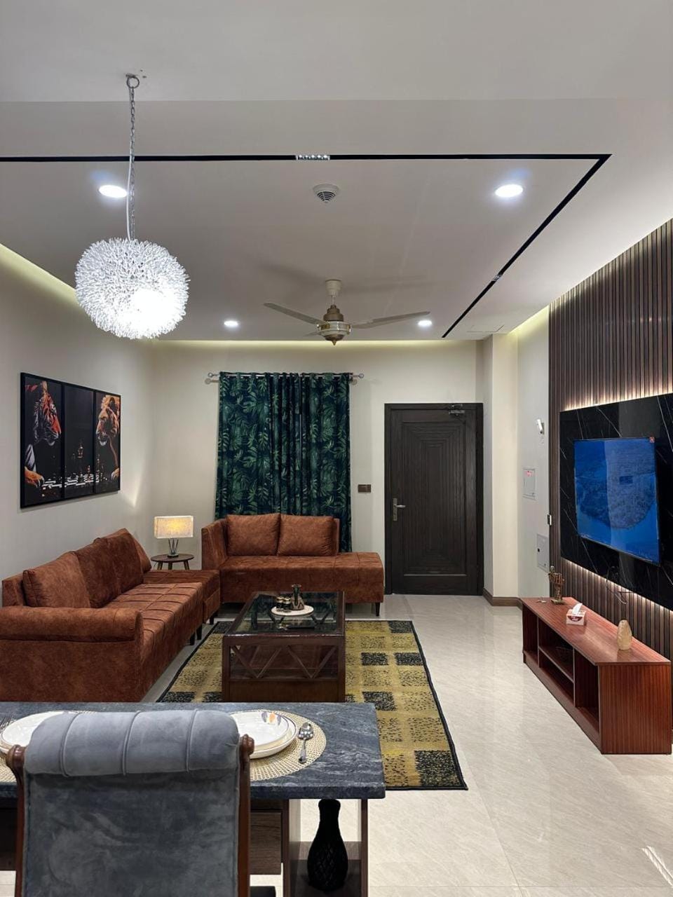 Communal lounge/ TV room, TV and multimedia, Seating area, Evening entertainment