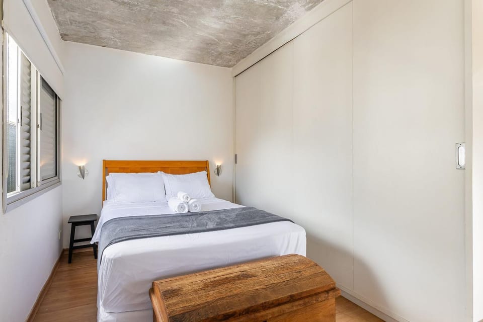 Belo Apê Vila Nova Conceição c/ Piscina, Vaga e AC Apartment in Sao Paulo City