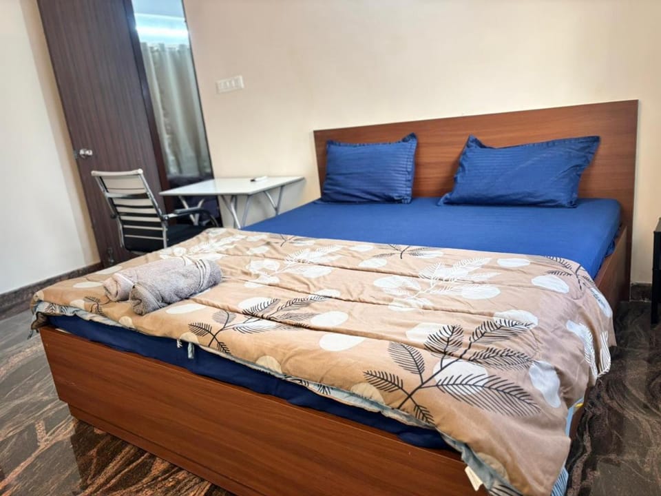 GreenCanopyLiving - Premium 1BHK 27th Main Apartment in Bengaluru