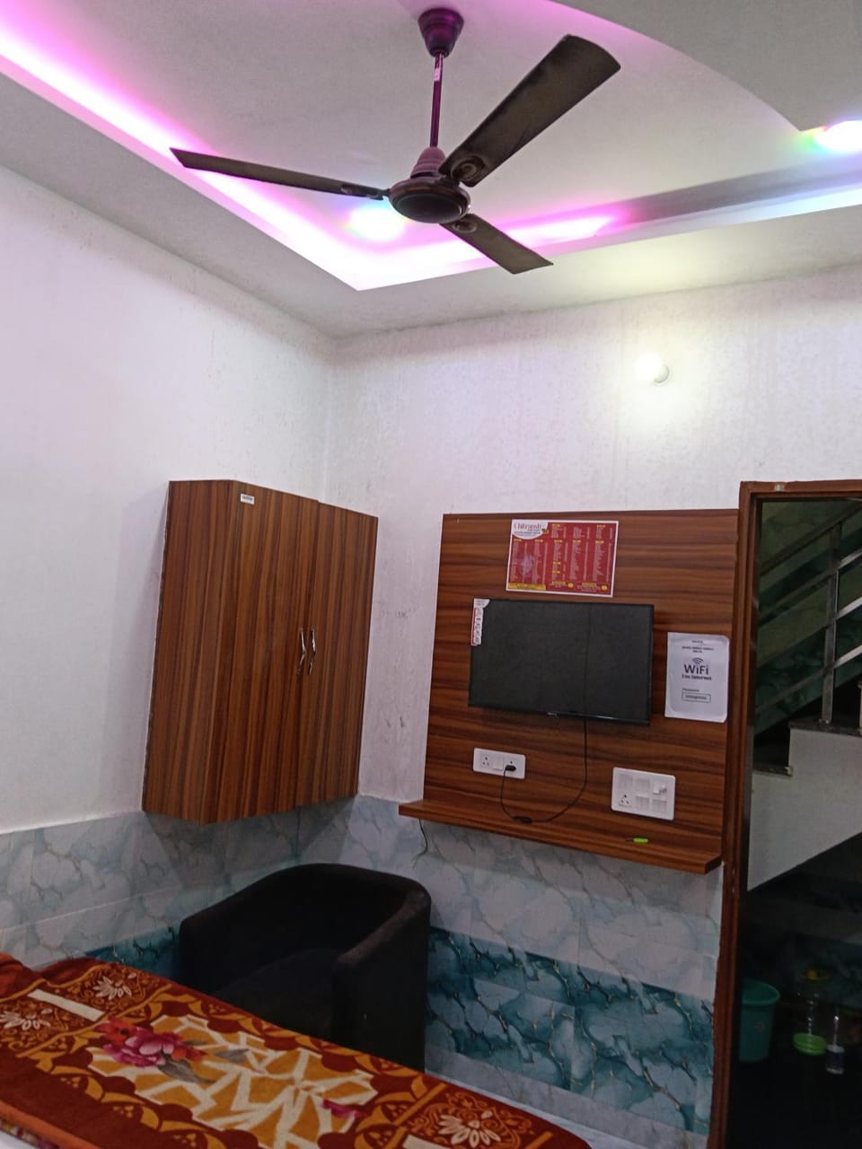 Hotel Shri Girraj Dham Vrindavan Hotel in Uttar Pradesh