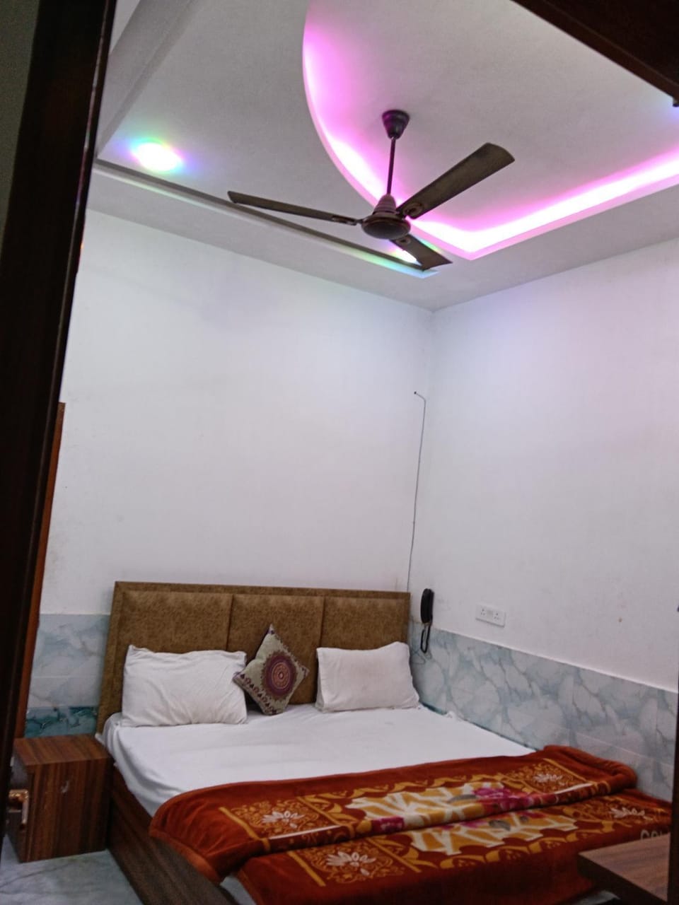 Hotel Shri Girraj Dham Vrindavan Hotel in Uttar Pradesh