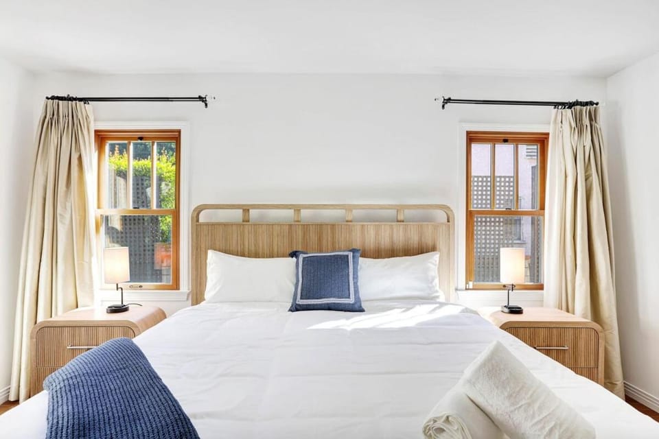 Charming 2BR 2BA Los Angeles Home with Character House in Sherman Oaks