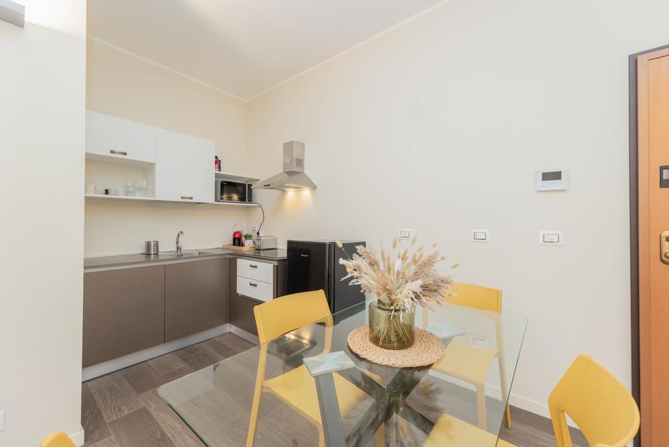 Coffee/tea facilities, Kitchen or kitchenette, Living room, Dining area, internet, microwave, pet friendly, stove, toaster, kitchen
