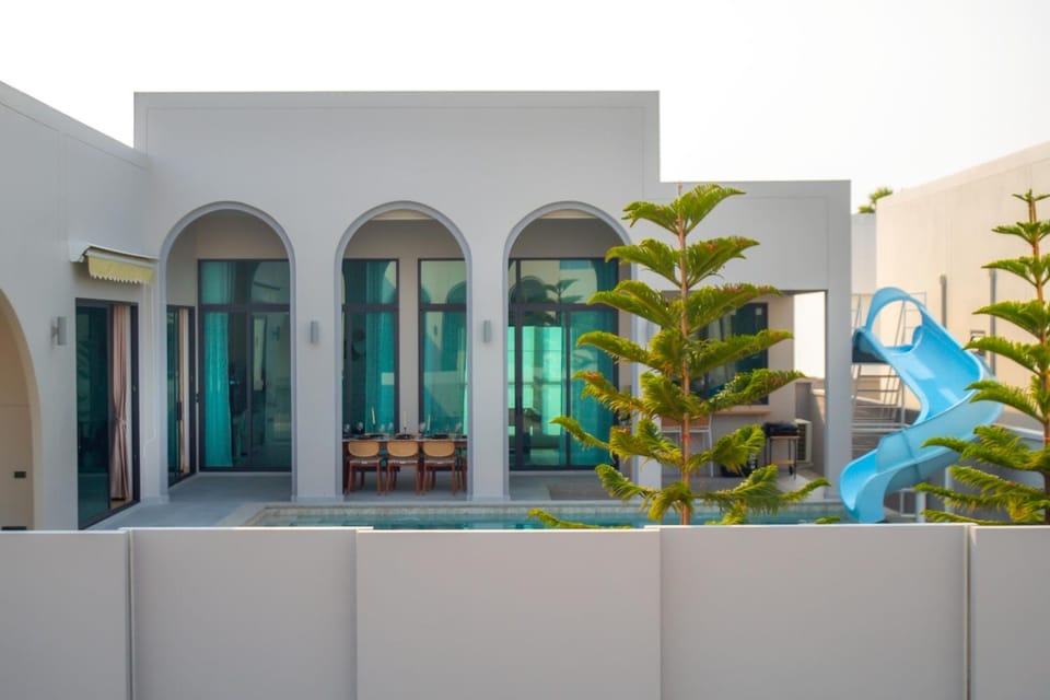 View (from property/room), Garden view, Pool view
