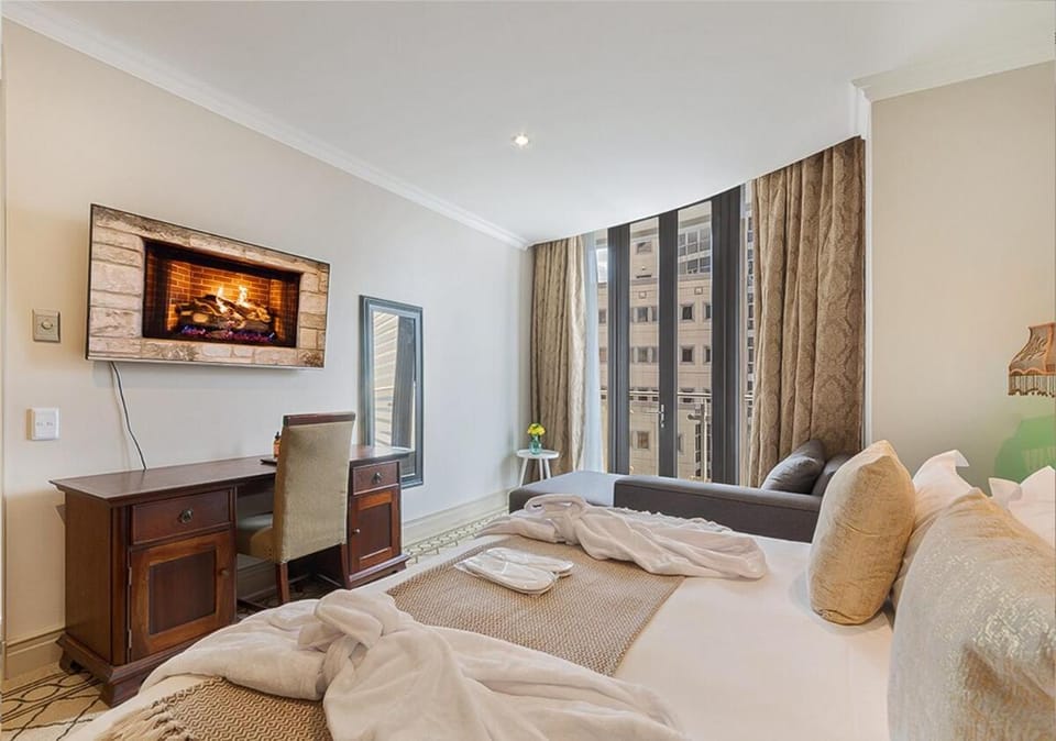 Luxury 1-Bedroom at Michelangelo Towers Apartment in Sandton