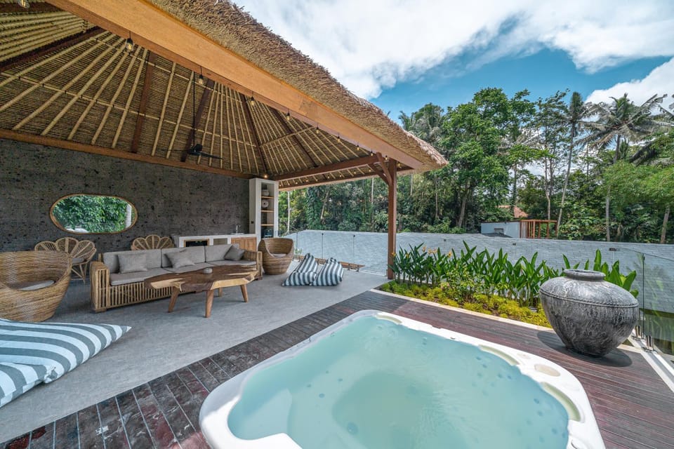 Exclusive 12BR Ubud Twin Villas with Jacuzzi, Slide! Villa in Sukawati