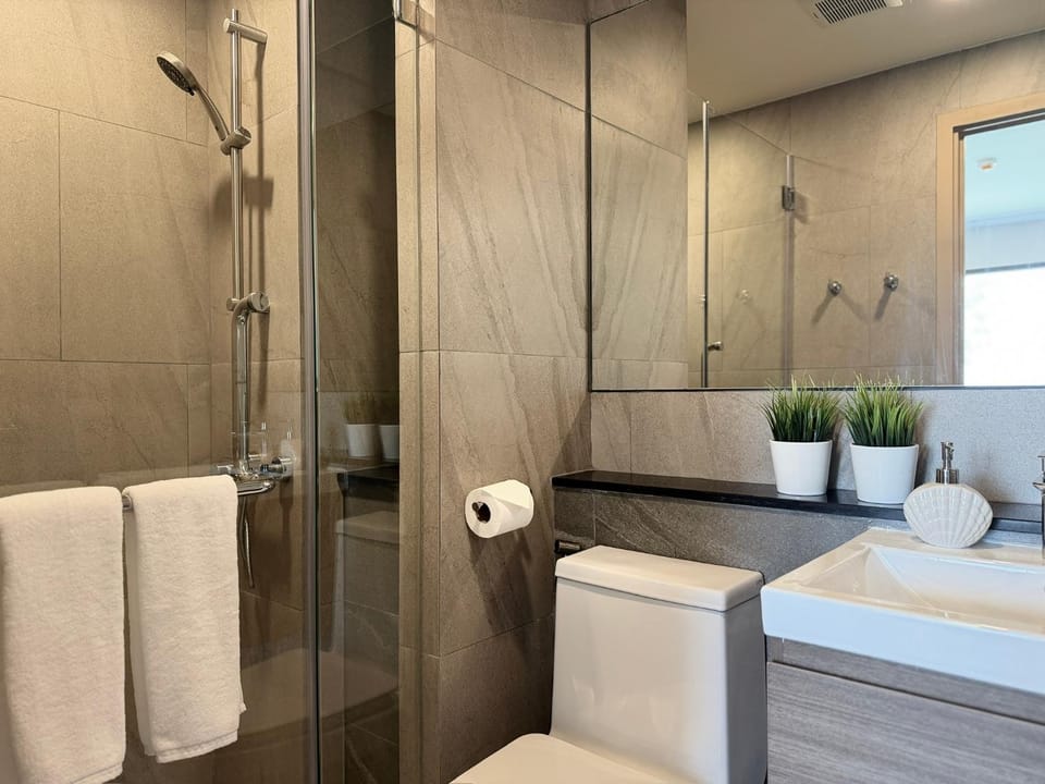 Shower, Toilet, Bathroom