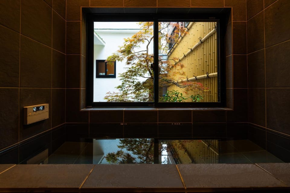 TsuruINN Ikyu Luxurious Japanese Direct to KIX Villa in Osaka