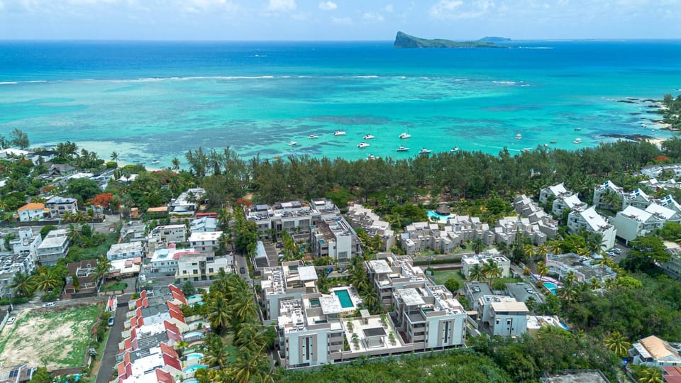 Property building, Bird's eye view, Beach