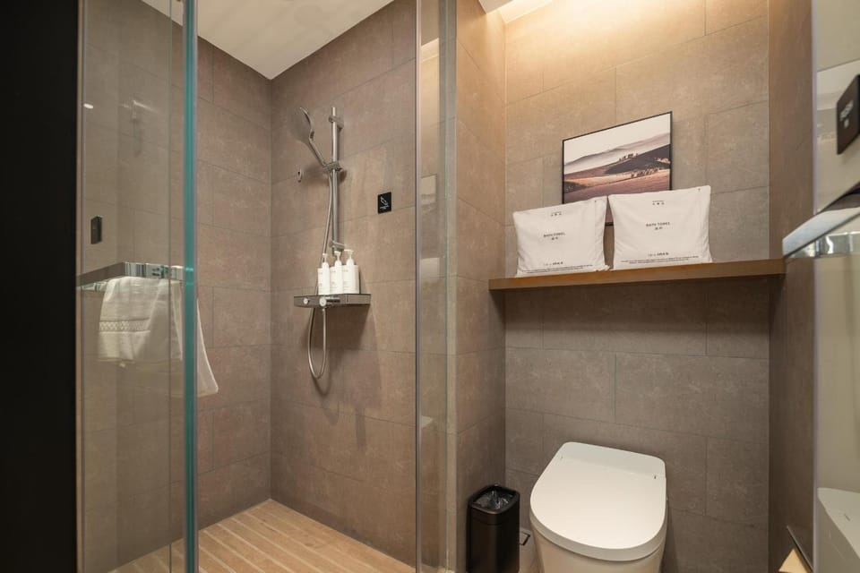 Toilet, Bathroom