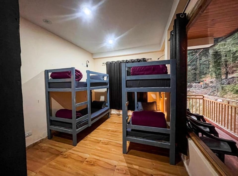 Sharaji cottage #premium room # cafe #comforable stay Hotel in Himachal Pradesh