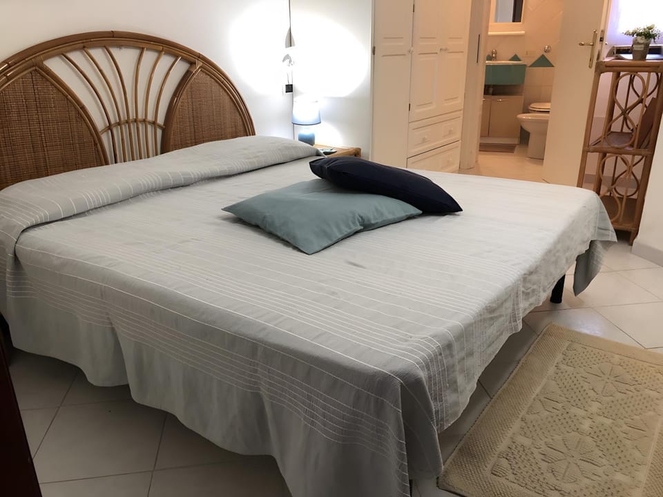 Bathroom, Living room