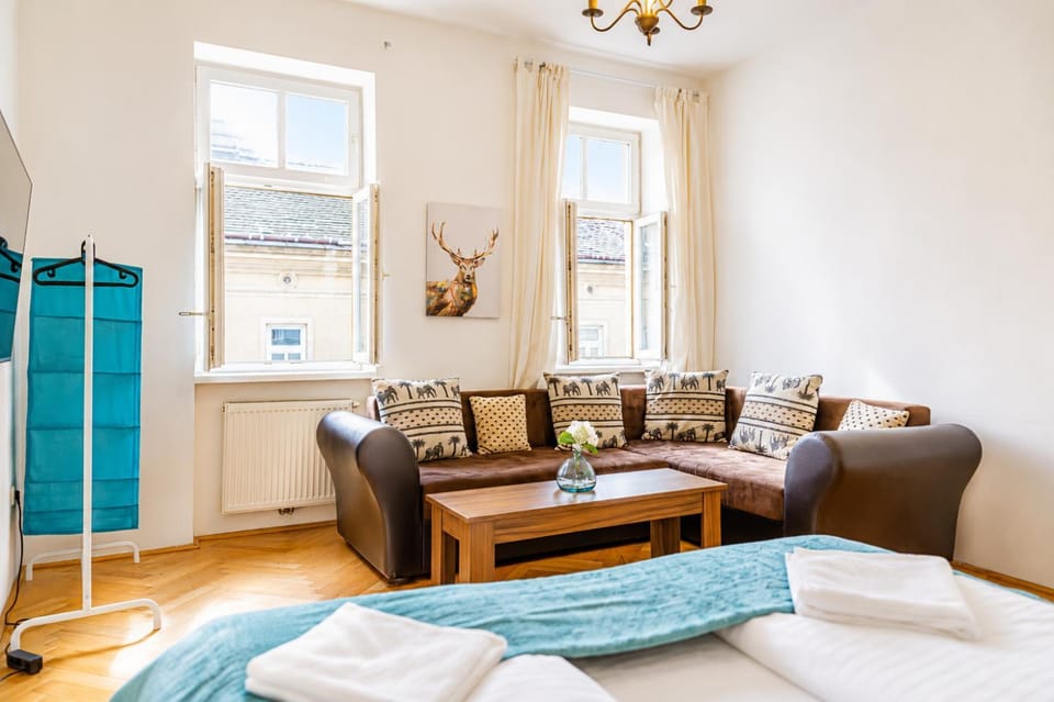 Bed, Kitchen or kitchenette, Photo of the whole room, Seating area, Dining area, Bedroom