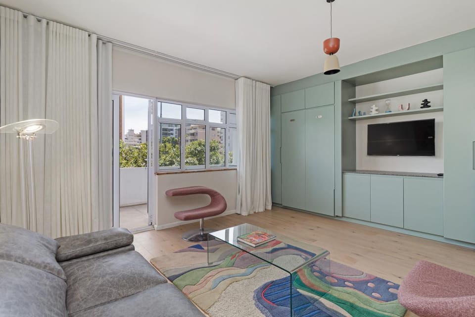 Heylon Court 104 Apartment in Sea Point