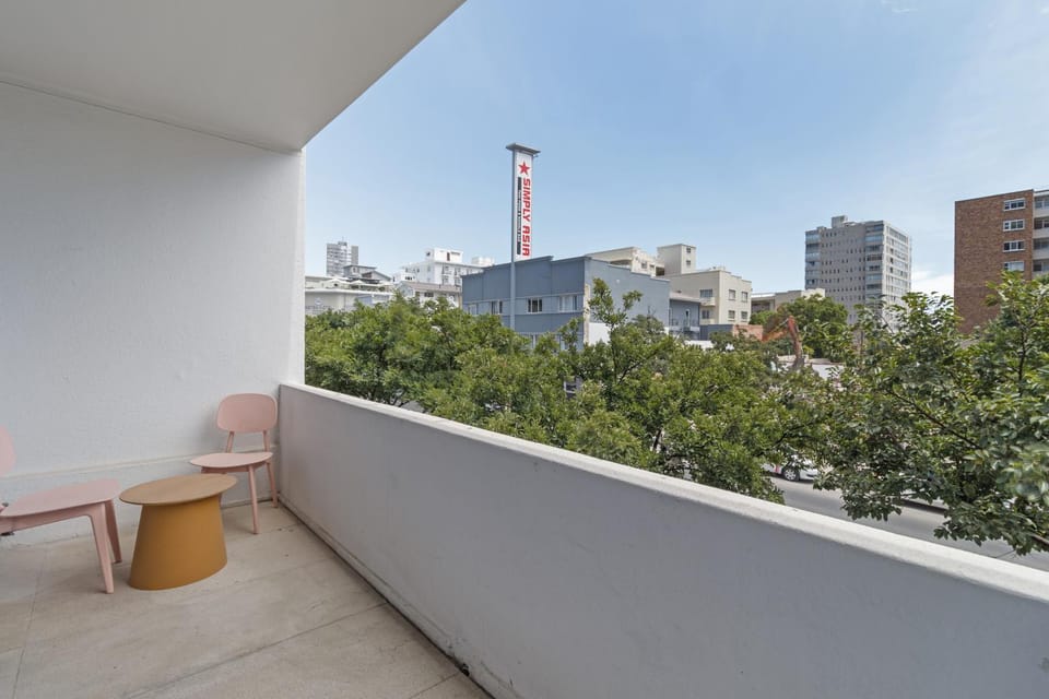 Heylon Court 104 Apartment in Sea Point