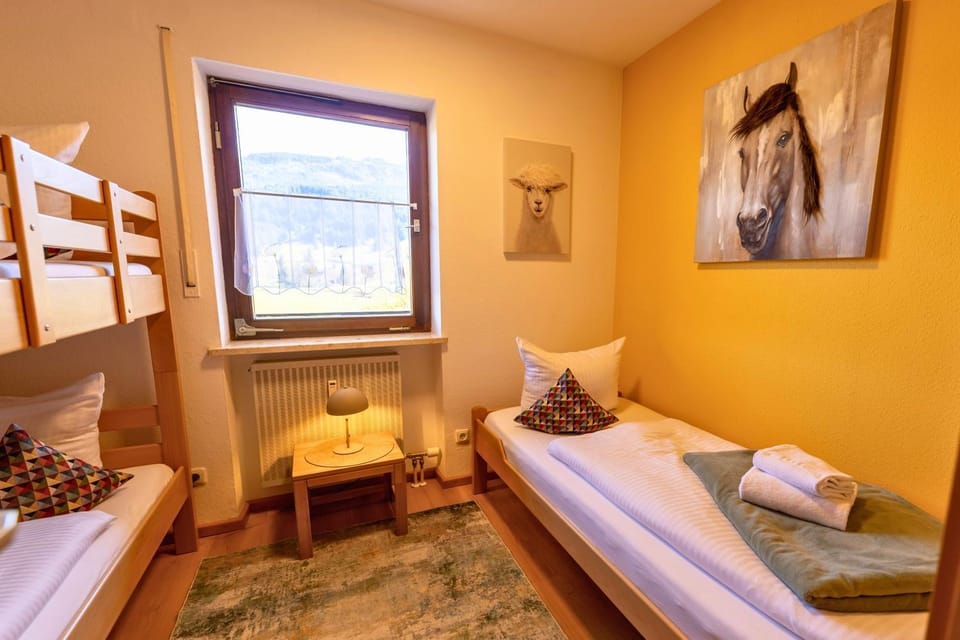 Bed, Bedroom, bunk bed, towels
