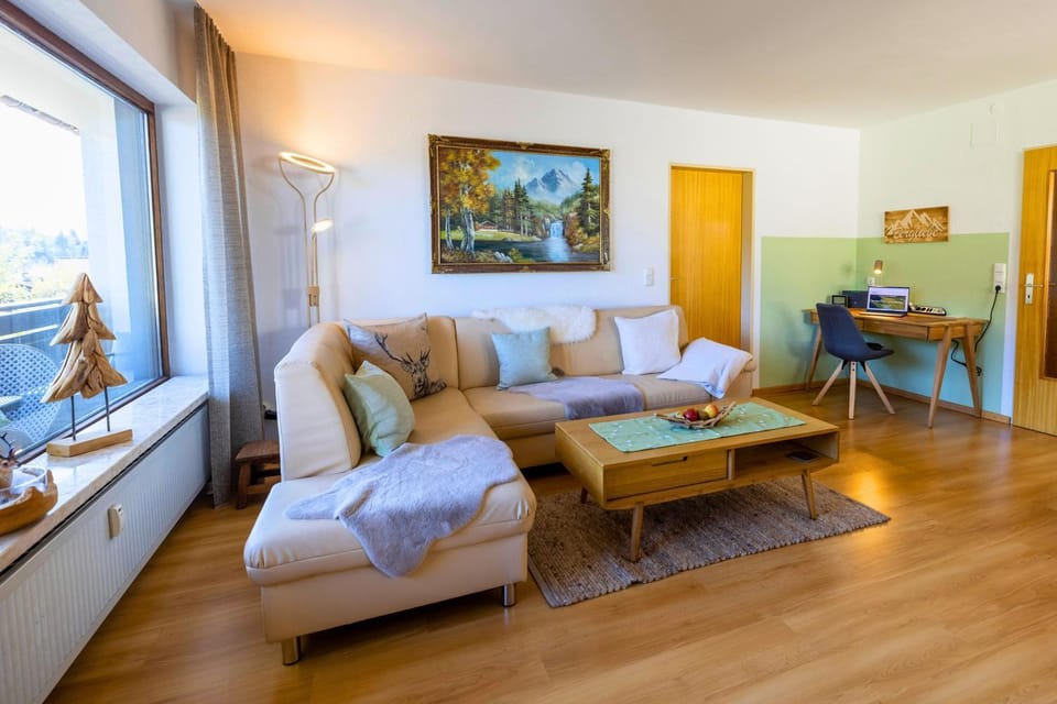 Living room, Business facilities, Seating area, internet