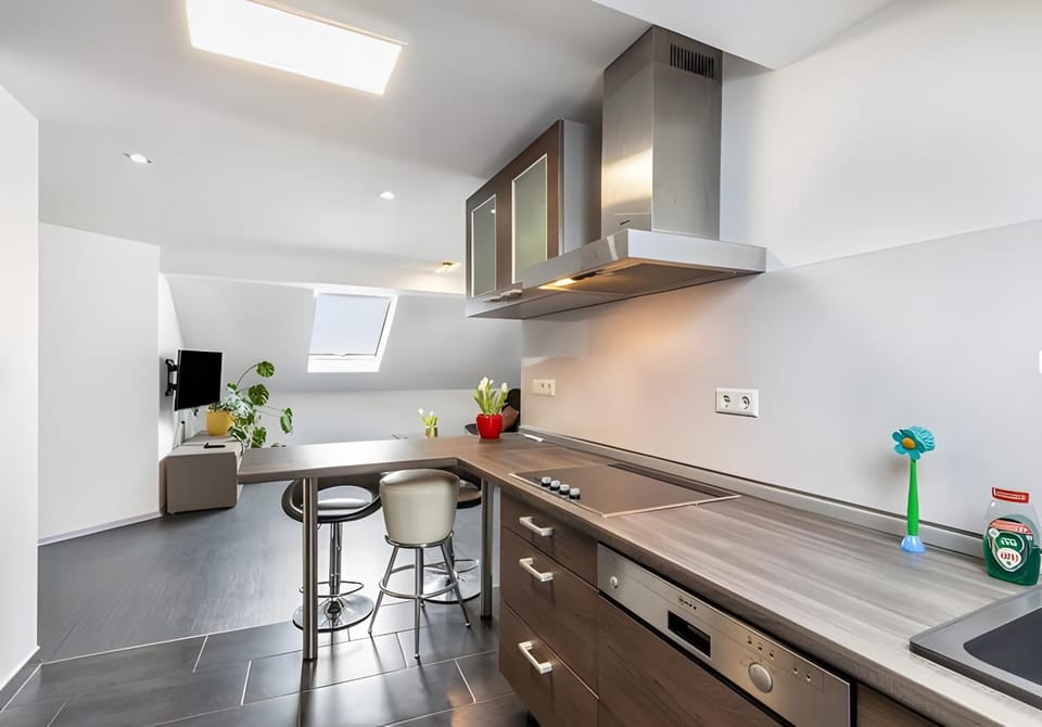 Kitchen or kitchenette, Living room