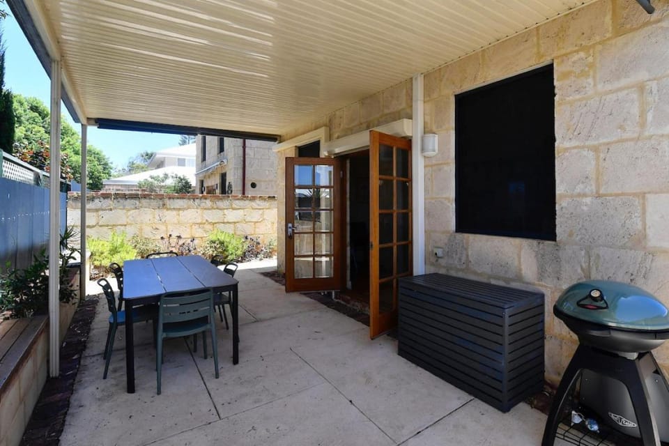 Patio, Balcony/Terrace, Seating area