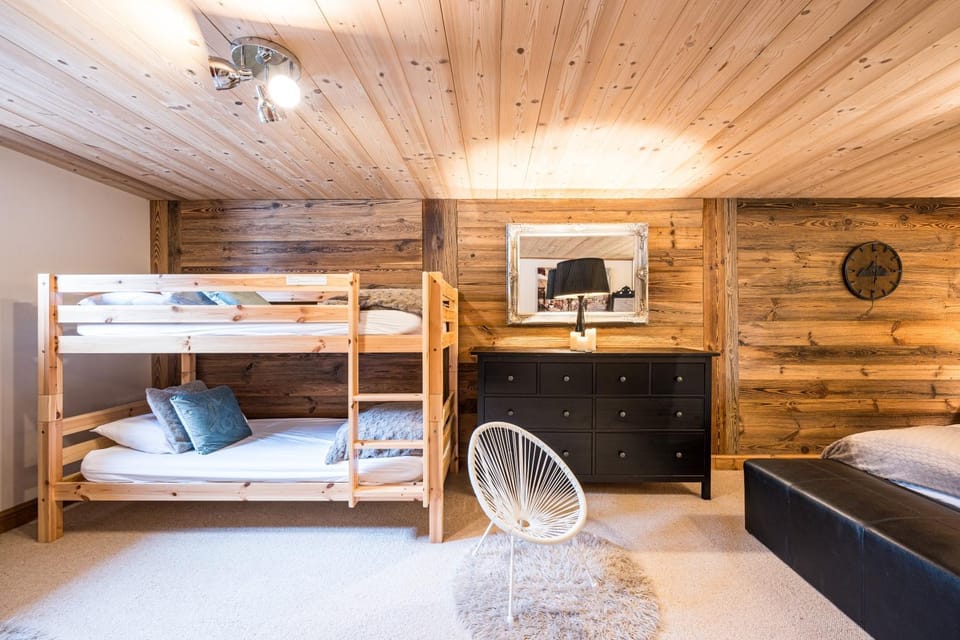 Photo of the whole room, Bedroom, bunk bed