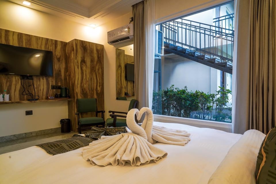 Photo of the whole room, Bedroom