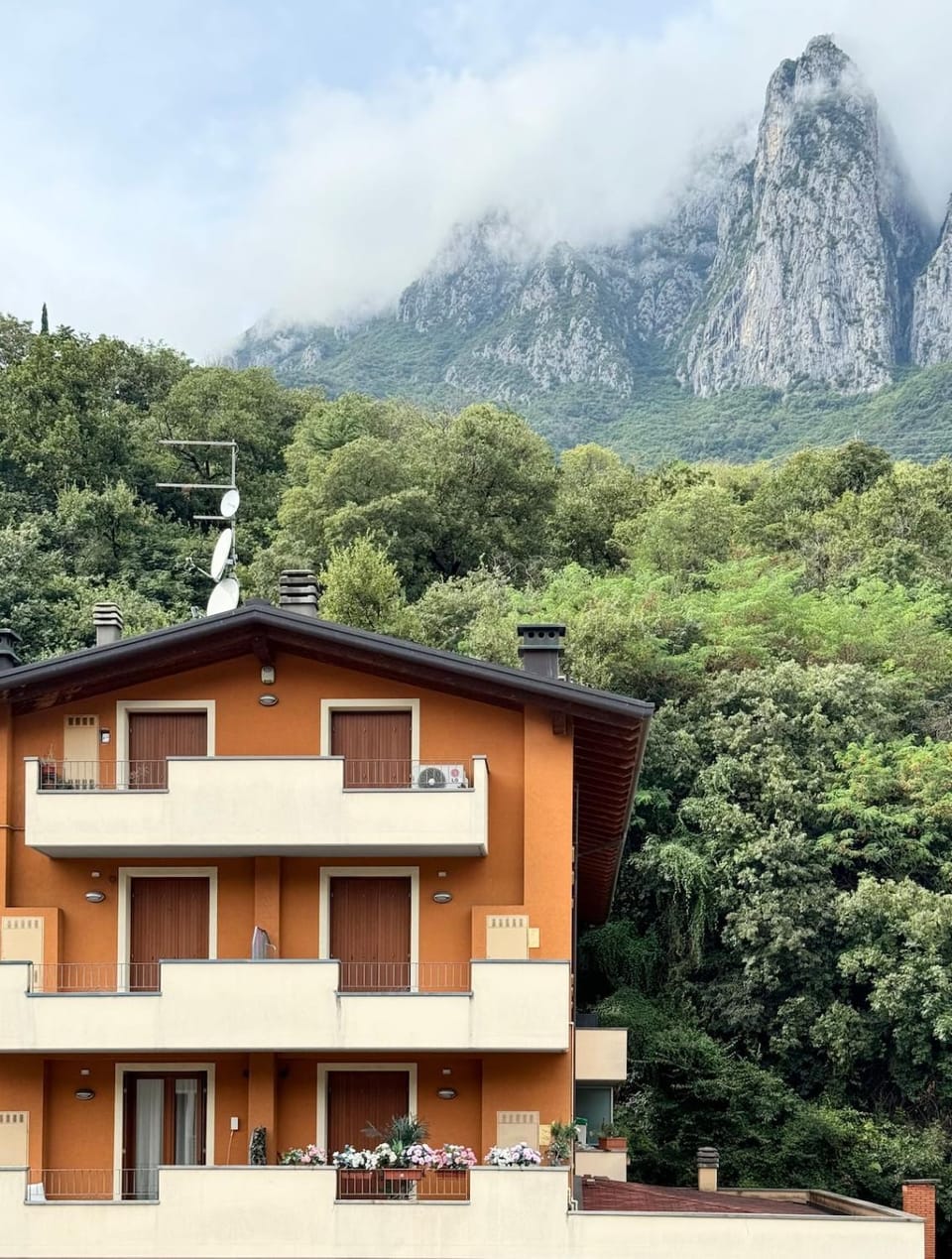Property building, Natural landscape, Mountain view