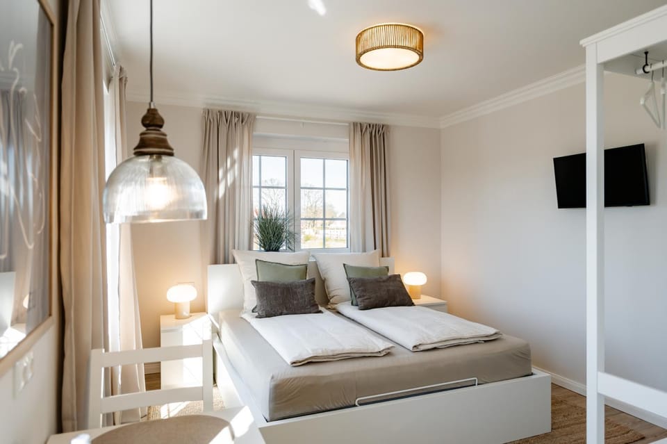 Bed, TV and multimedia