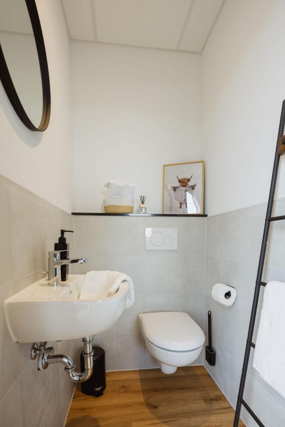 Toilet, Bathroom, towels