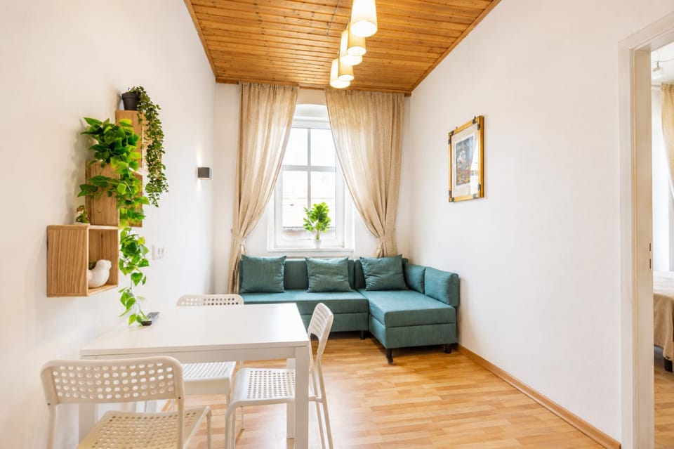 Bed, Living room, Seating area, Bedroom