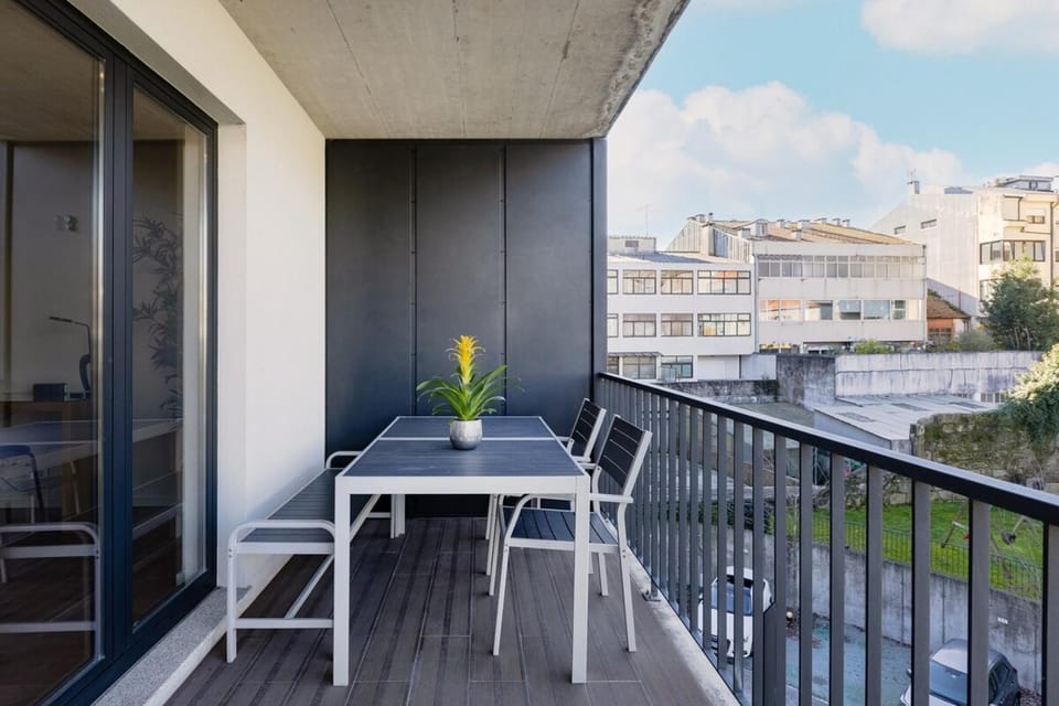 Bright Apartment with Balcony & Parking | Bonfim Apartment in Porto