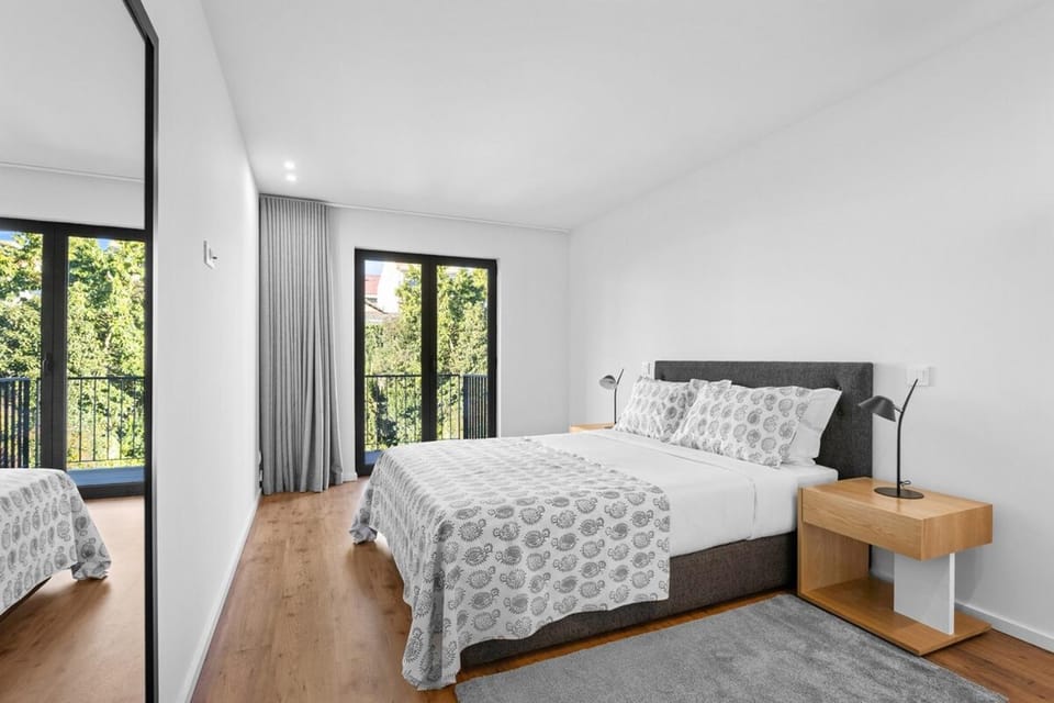 Bright Apartment with Balcony & Parking | Bonfim Apartment in Porto