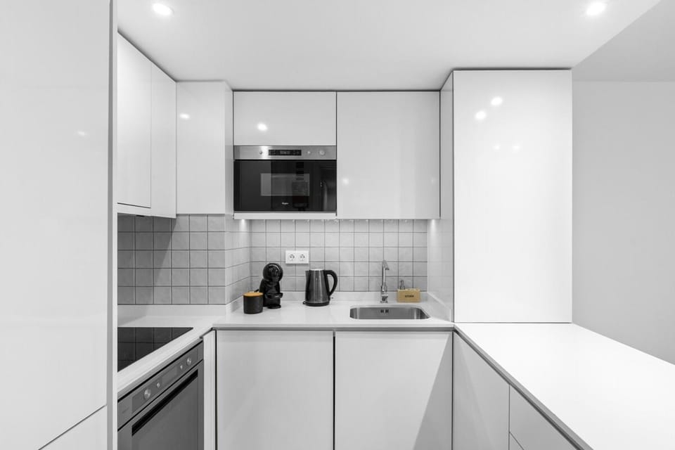 Bright Apartment with Balcony & Parking | Bonfim Apartment in Porto