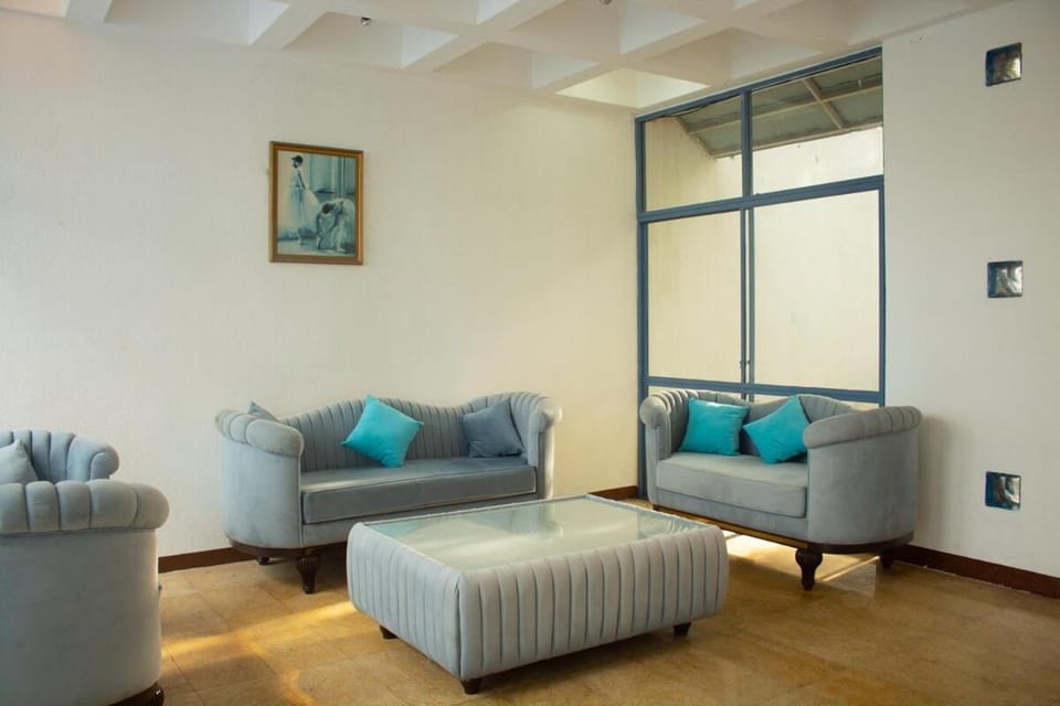Colombo Mango Shade Pool Villa House in Western Province
