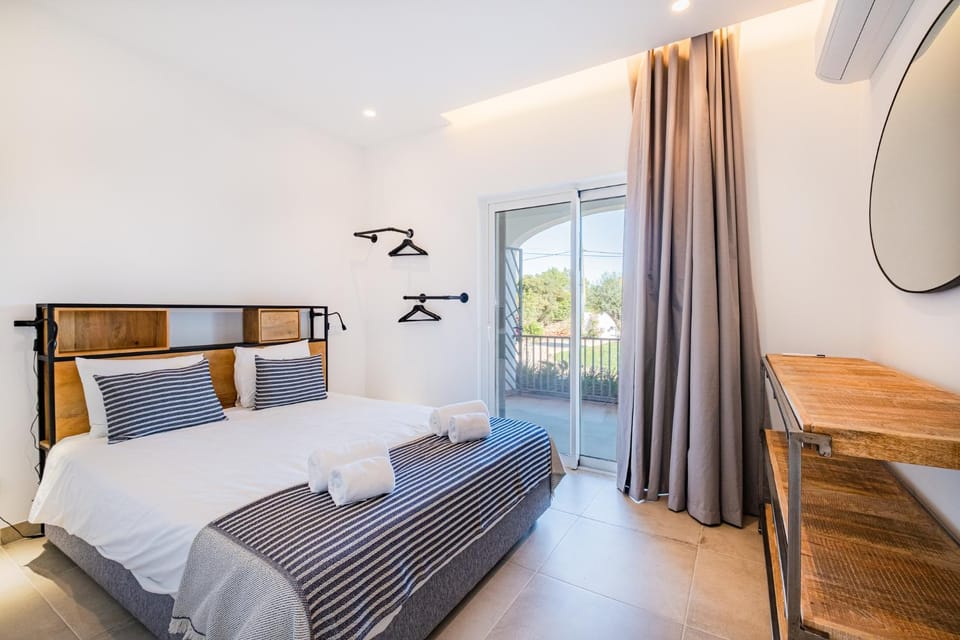 Casa Joaninha - Heated pool - Algarve Villa in Faro District