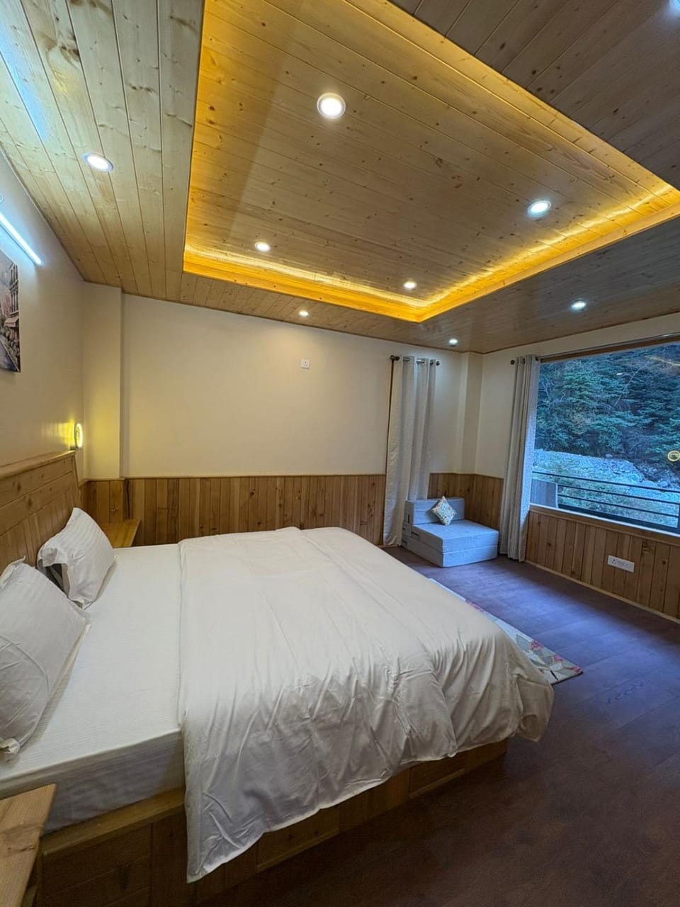 Riverdale Cottage and Cafe Jibhi Vacation rental in Himachal Pradesh
