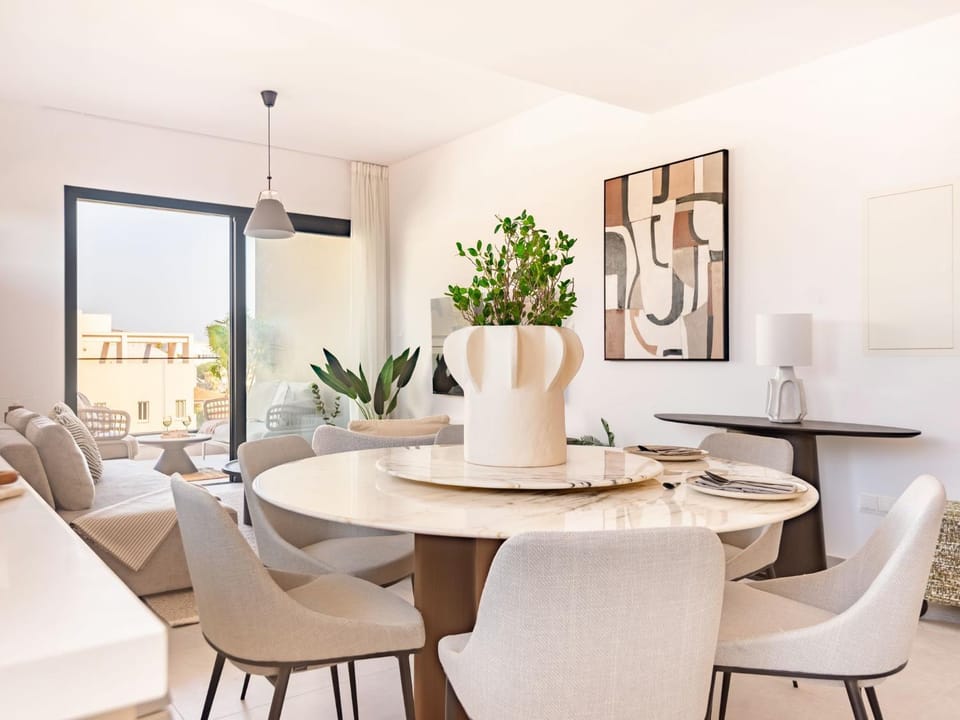 Living room, Dining area
