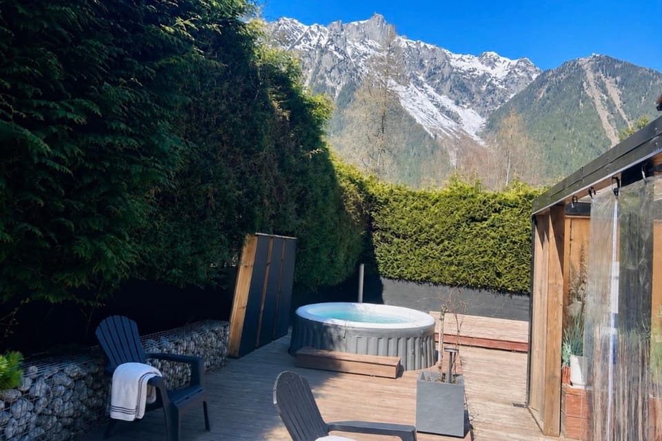 Design chalet with pool & jacuzzi Chalet in Chamonix