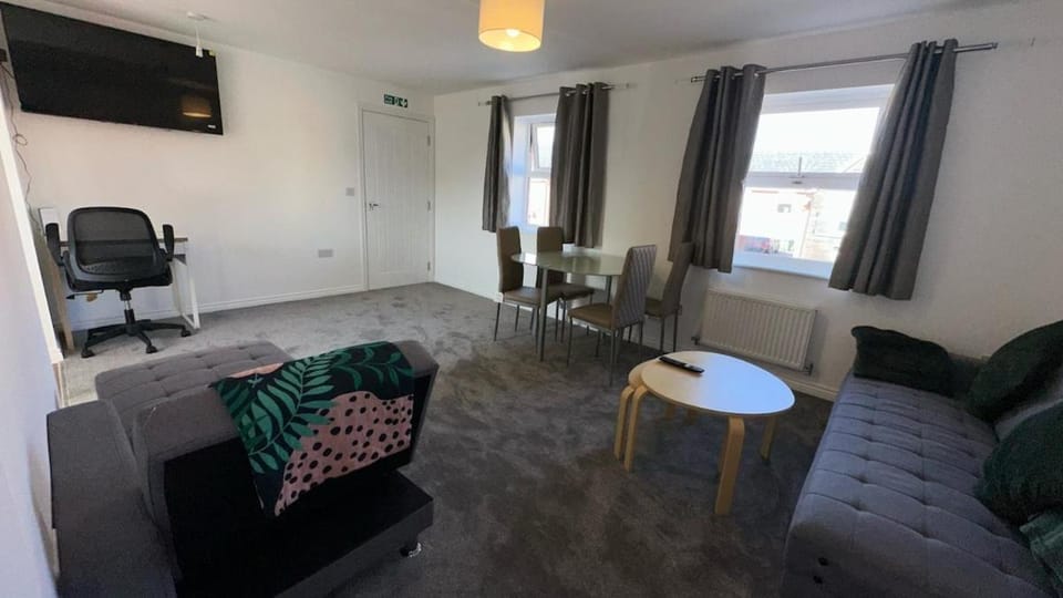 Cosy 2-Bed Maisonette-Aylesbury-Free Parking Apartment in Aylesbury Vale