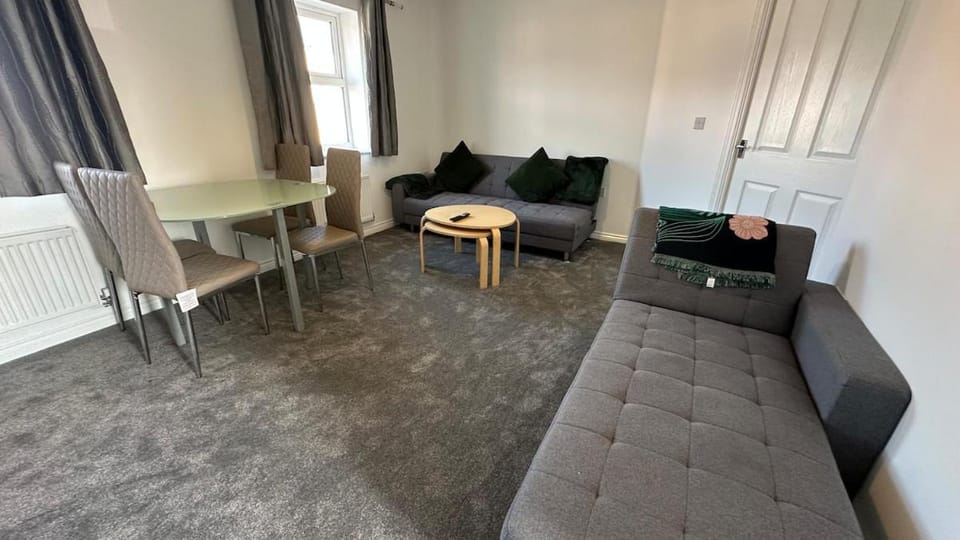 Cosy 2-Bed Maisonette-Aylesbury-Free Parking Apartment in Aylesbury Vale