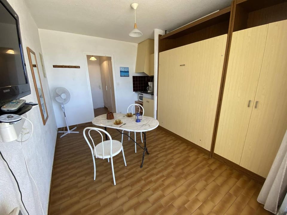 Studio 2 couchages CAP D'AGDE NATURISME CN060-G83 Apartment in Agde