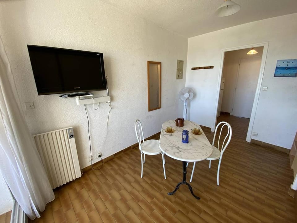 Studio 2 couchages CAP D'AGDE NATURISME CN060-G83 Apartment in Agde
