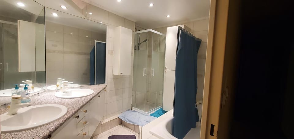 Colocation Du Grand Large Vacation rental in Vaulx-en-Velin