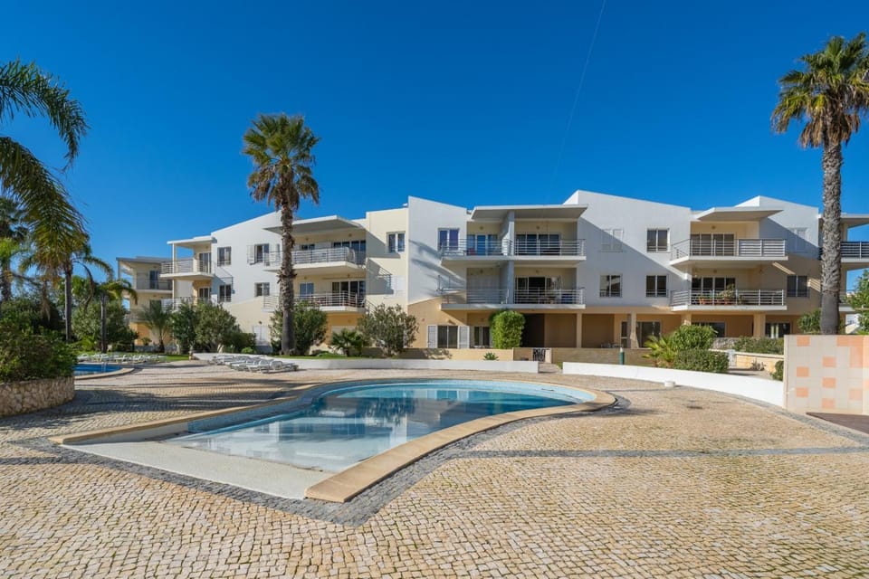 Property building, Day, Garden, Garden view, Pool view, Swimming pool, sunbed