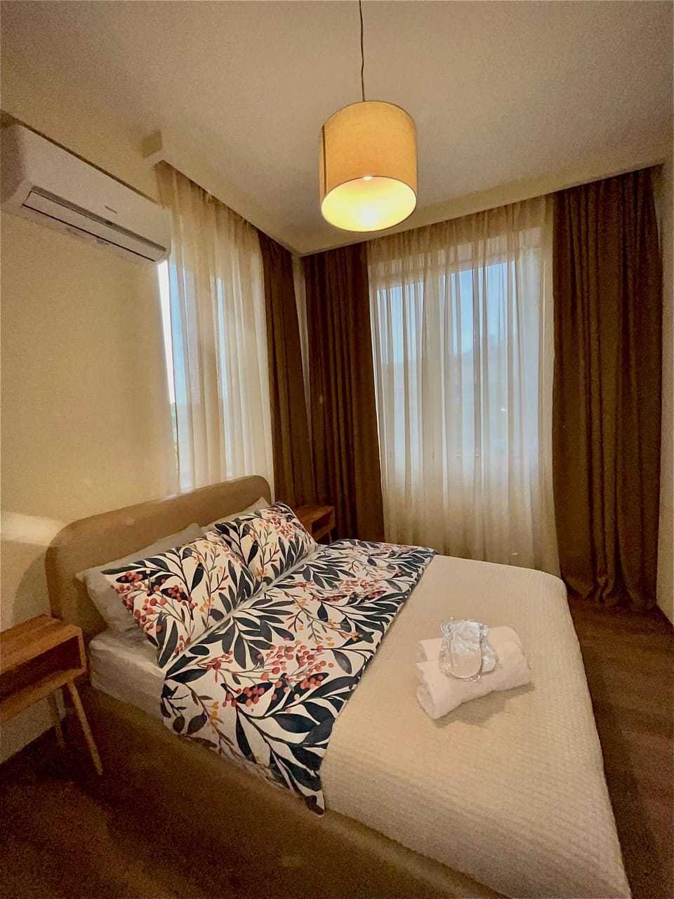 Bed, Bedroom, towels, air conditioner