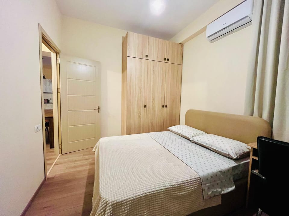 Bed, Bedroom, wardrobe, air conditioner